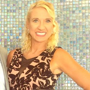 Meet your Posher, Elizabeth!